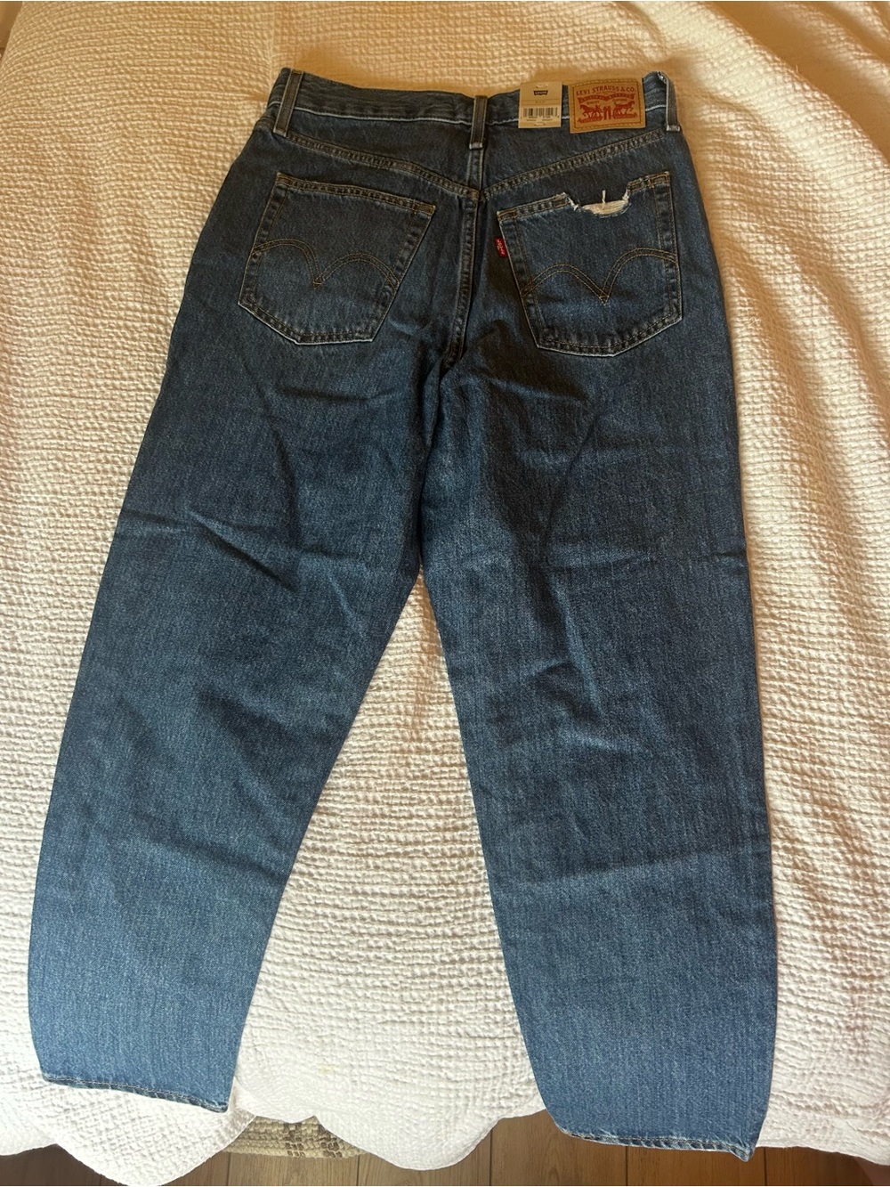 Levi's Women’s Distressed Dark Blue Relaxed High Wasited Jeans - Picture 5 of 5